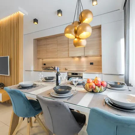 New Deluxe Jacuzzi Ana Ragusa