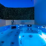 New Deluxe Jacuzzi Ana *