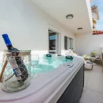 Apartamento New Deluxe Jacuzzi Ana *