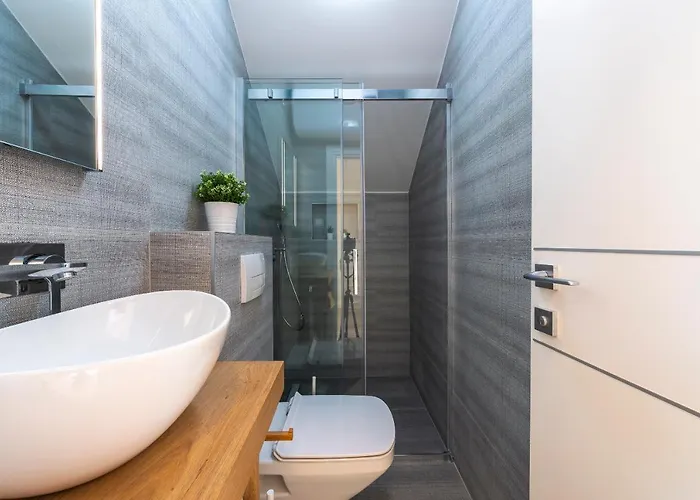 New Deluxe Jacuzzi Ana