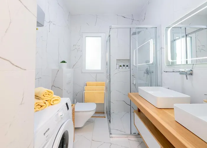 New Deluxe Jacuzzi Ana *