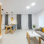 New Deluxe Jacuzzi Ana Apartment *
