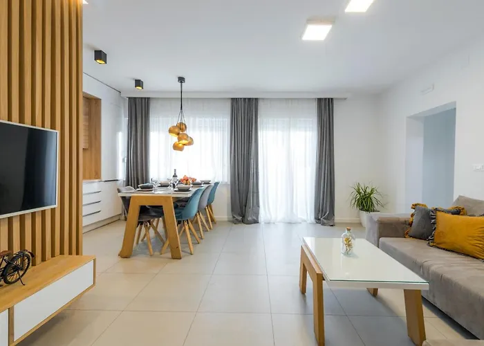 New Deluxe Jacuzzi Ana *