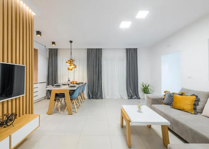 New Deluxe Jacuzzi Ana Appartement *