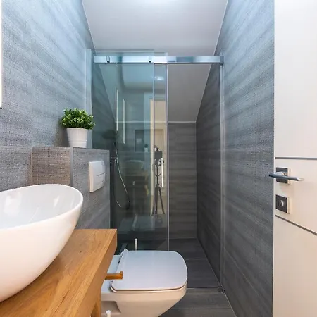 New Deluxe Jacuzzi Ana