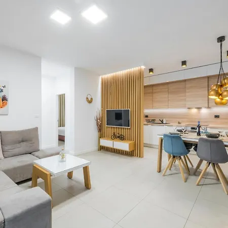 Апартаменты New Deluxe Jacuzzi Ana