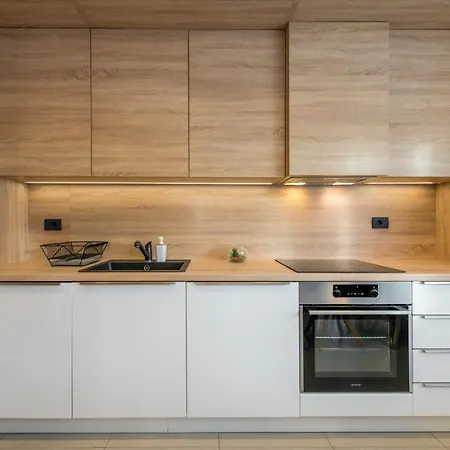 Апартаменты New Deluxe Jacuzzi Ana